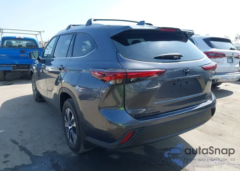 2024 Toyota Highlander Xle z USA, uszkodzony, nr VIN 5TDKDRAHXRS535742